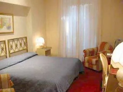 艾里西欧酒店 4*