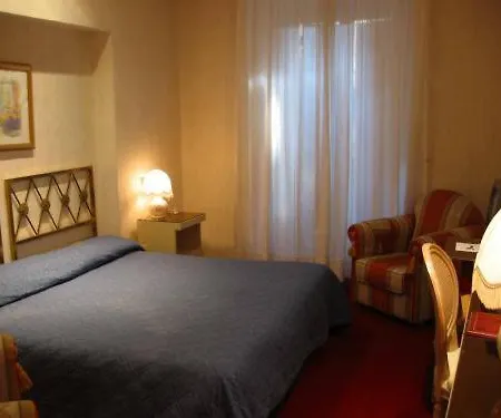 艾里西欧酒店 4*